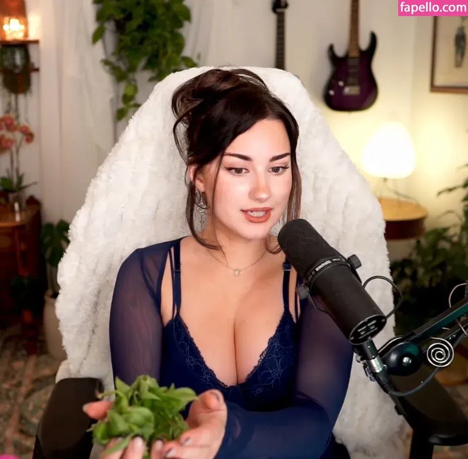 Palmbee / juju_666_ / palmbaee / palmbeee Onlyfans Photo Gallery 