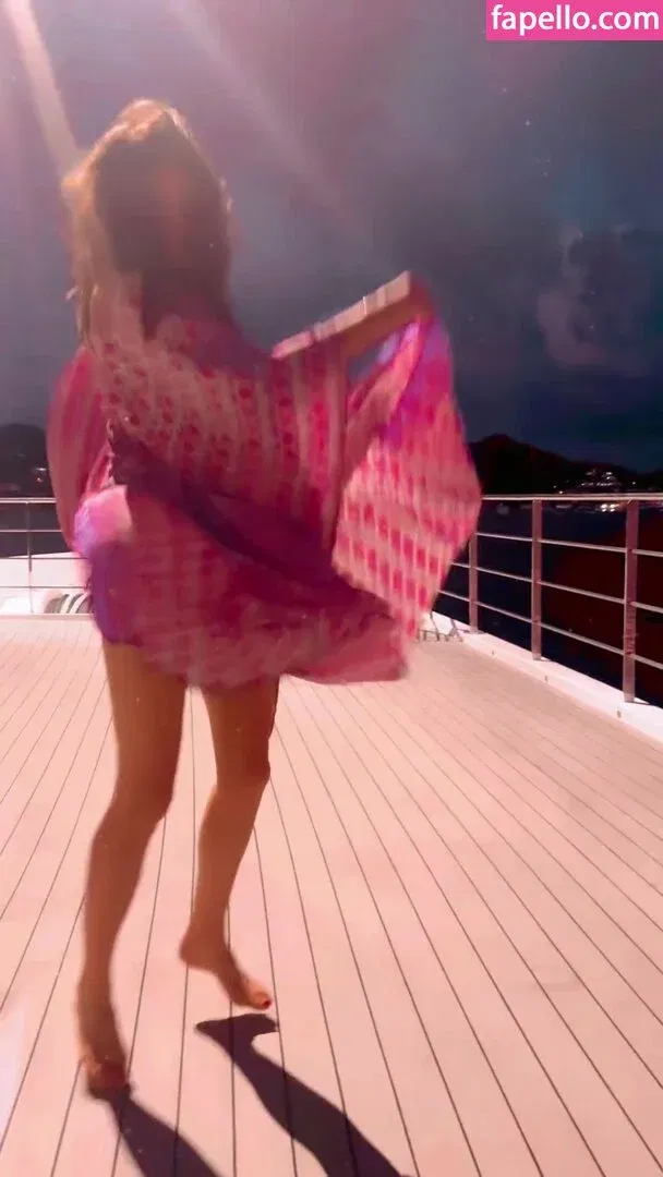 Lisa Snowdon / lisa_snowdon Onlyfans Photo Gallery 