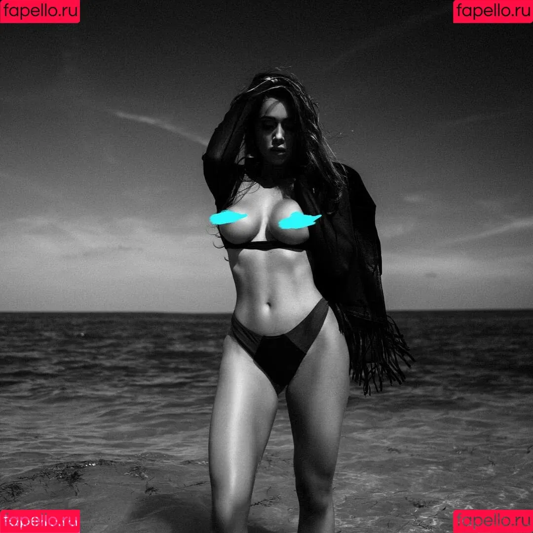 Victoria Moore / lovefromvick / officialvictoriamoore Onlyfans Photo Gallery 