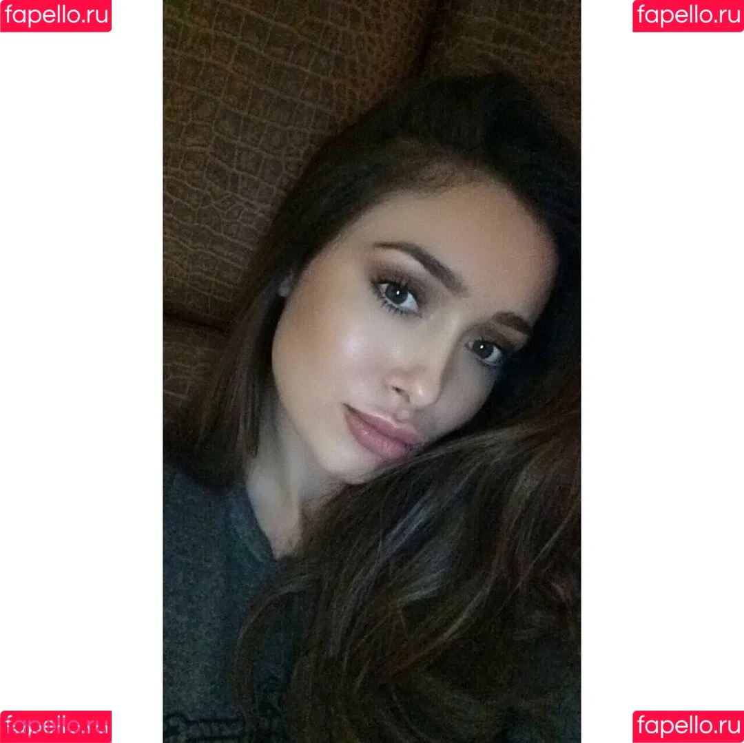 Victoria Moore / lovefromvick / officialvictoriamoore Onlyfans Photo Gallery 