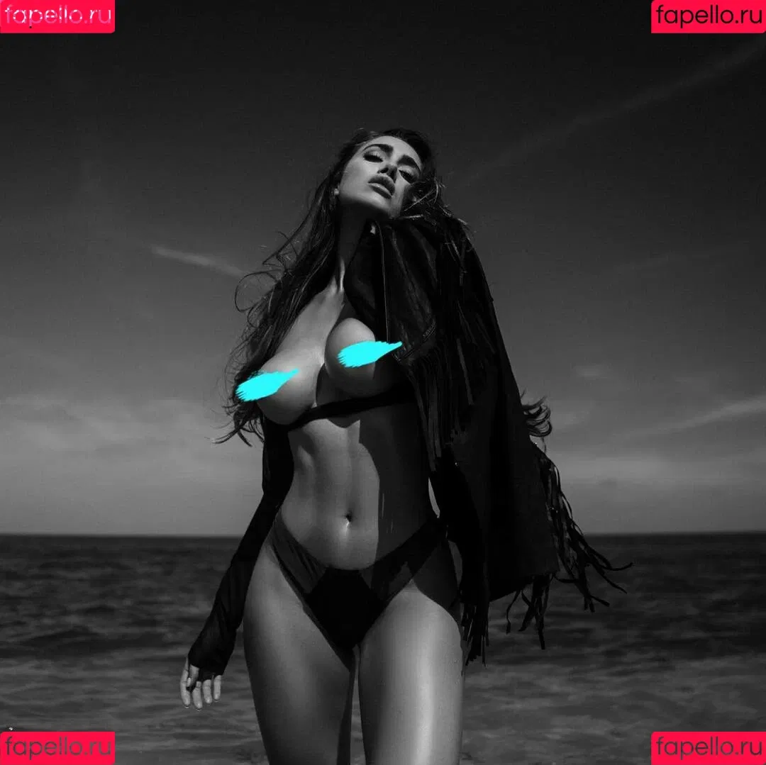 Victoria Moore / lovefromvick / officialvictoriamoore Onlyfans Photo Gallery 