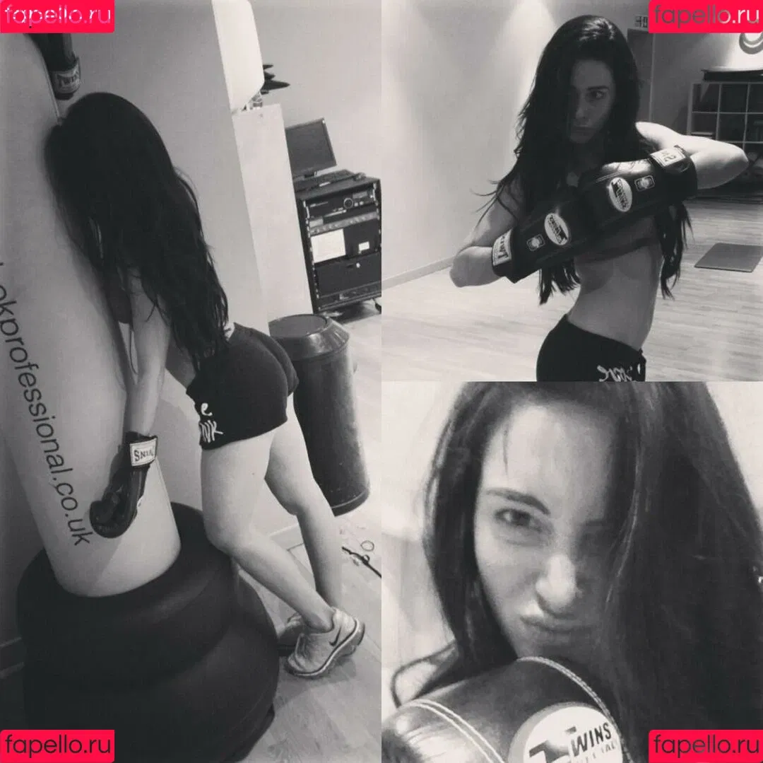 Victoria Moore / lovefromvick / officialvictoriamoore Onlyfans Photo Gallery 