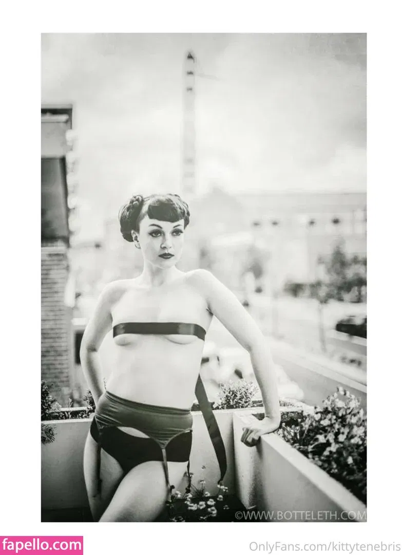 kittytenebris / kittytenebris_entmt Onlyfans Photo Gallery 