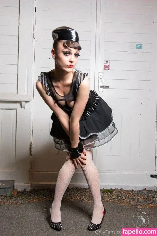 kittytenebris / kittytenebris_entmt Onlyfans Photo Gallery 