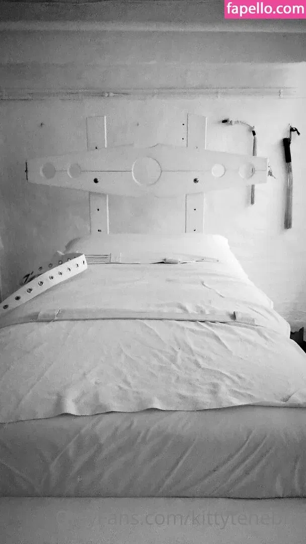 kittytenebris / kittytenebris_entmt Onlyfans Photo Gallery 