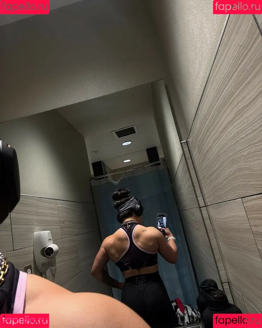 corona.michelle.llamas / michellellamascorona / michllamascorona Onlyfans Photo Gallery 