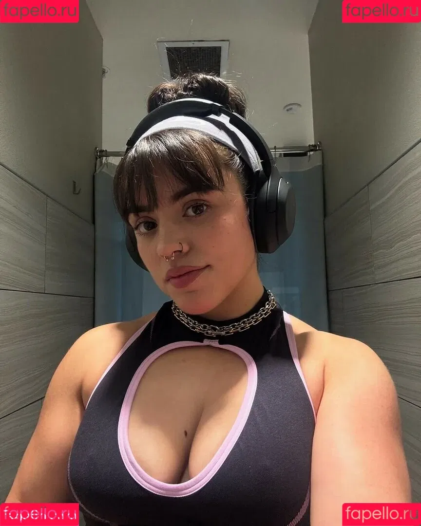 corona.michelle.llamas / michellellamascorona / michllamascorona Onlyfans Photo Gallery 