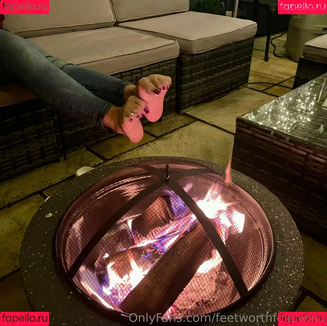 feetworthfollowing / michelle.feetworthfollowing Onlyfans Photo Gallery 