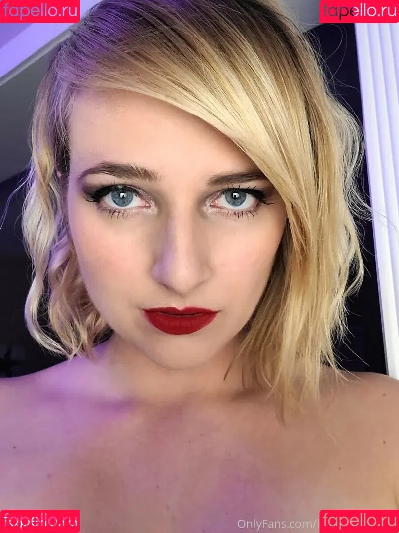 Kate England / kate_england21 / kateengland21 Onlyfans Photo Gallery 