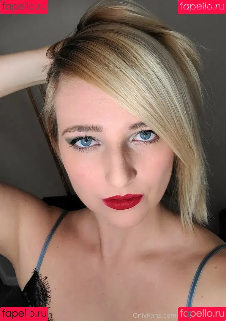 Kate England / kate_england21 / kateengland21 Onlyfans Photo Gallery 