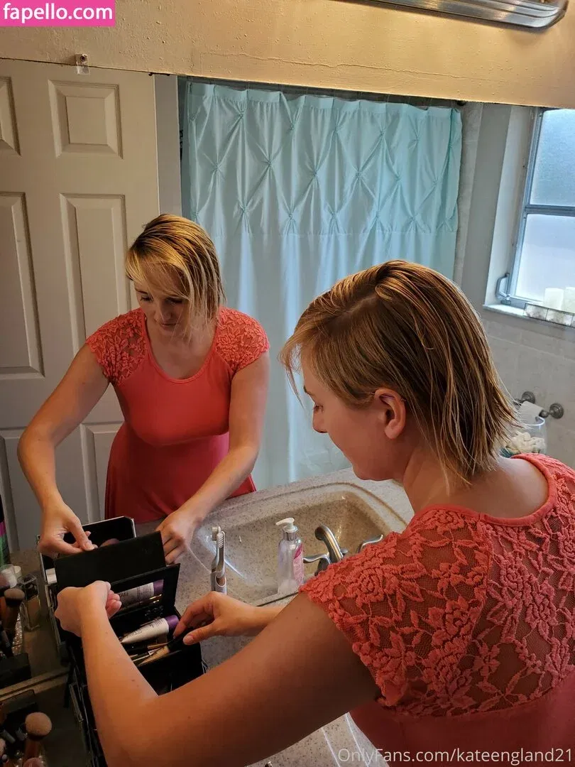 Kate England / kate_england21 / kateengland21 Onlyfans Photo Gallery 
