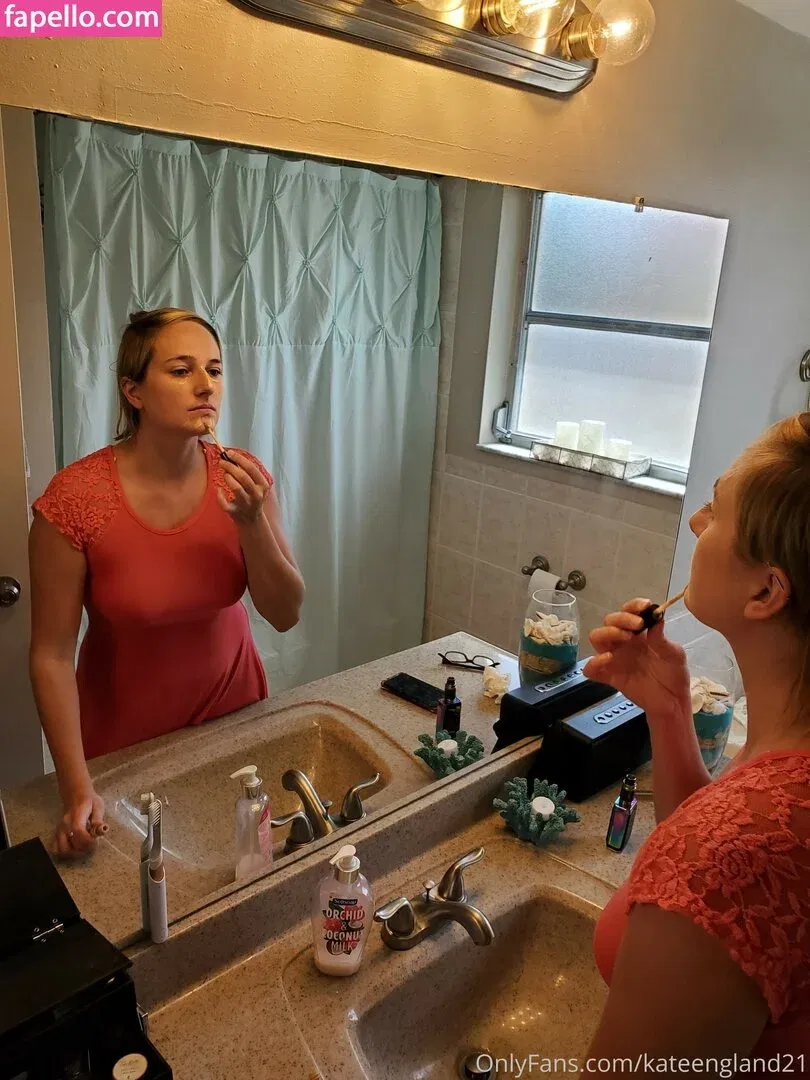 Kate England / kate_england21 / kateengland21 Onlyfans Photo Gallery 
