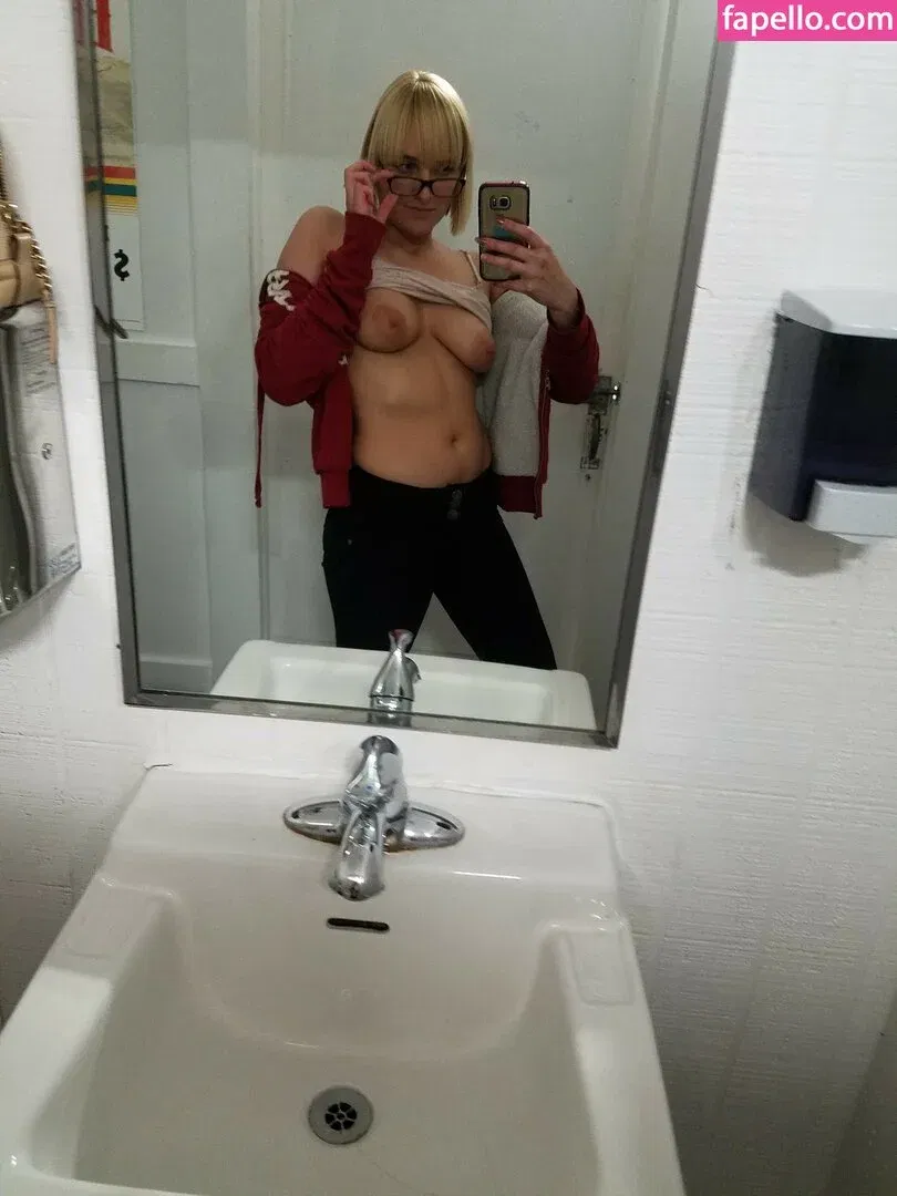 Kate England / kate_england21 / kateengland21 Onlyfans Photo Gallery 