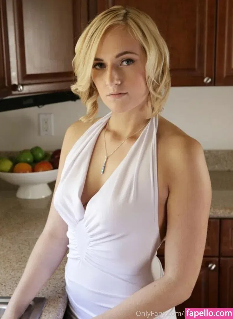 Kate England / kate_england21 / kateengland21 Onlyfans Photo Gallery 