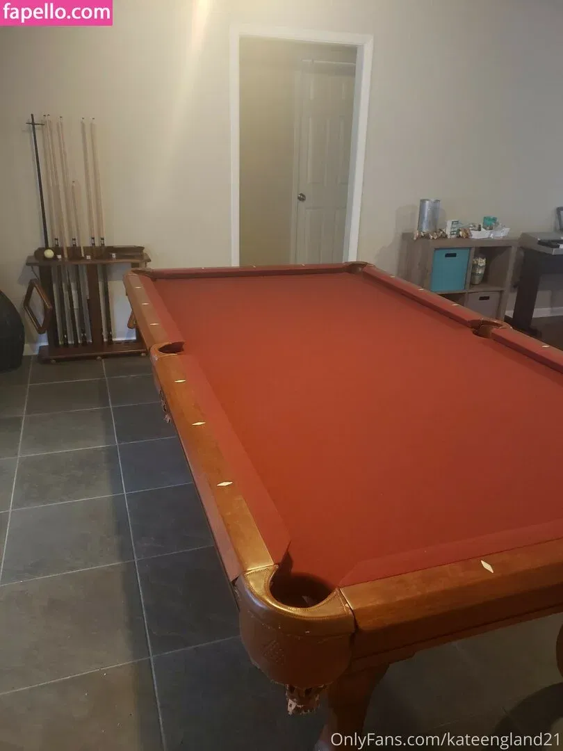 Kate England / kate_england21 / kateengland21 Onlyfans Photo Gallery 