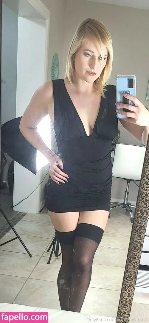 Kate England / kate_england21 / kateengland21 Onlyfans Photo Gallery 