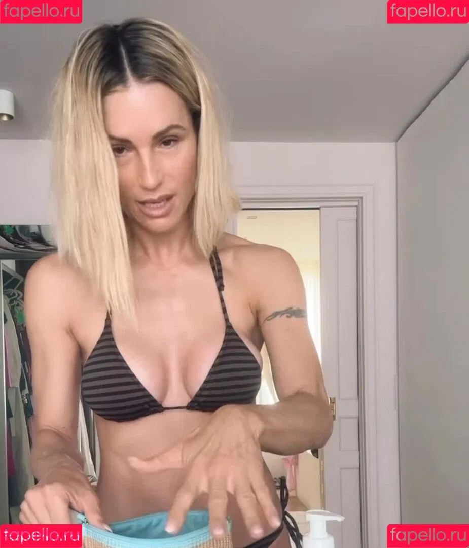 Michelle Hunziker / m_hunziker / therealhunzigram Onlyfans Photo Gallery 