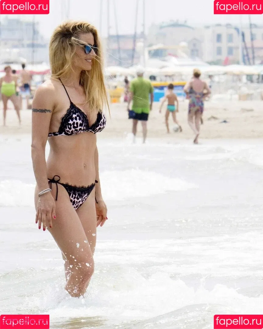 Michelle Hunziker / m_hunziker / therealhunzigram Onlyfans Photo Gallery 
