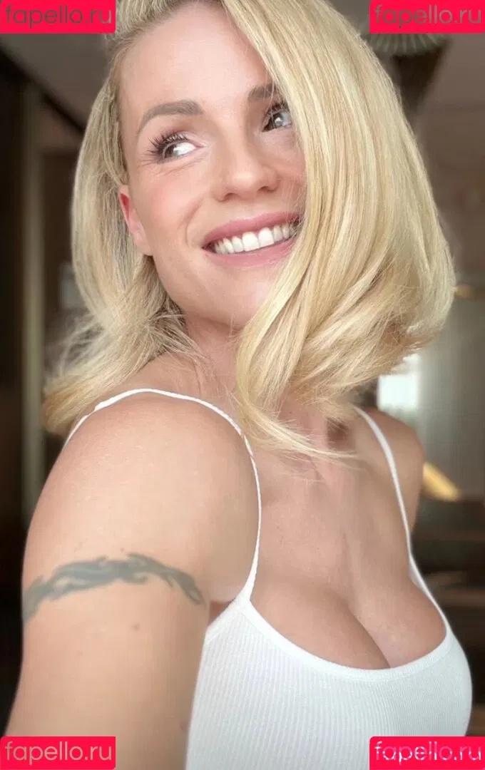 Michelle Hunziker / m_hunziker / therealhunzigram Onlyfans Photo Gallery 