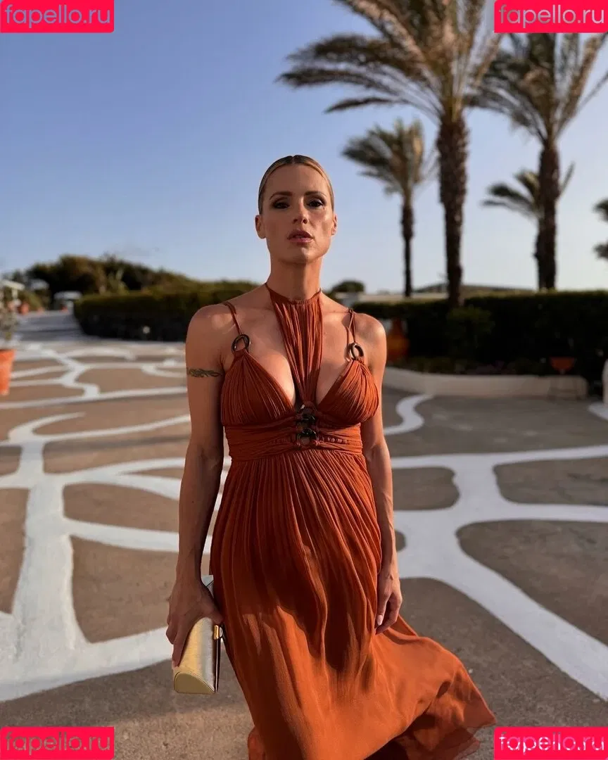 Michelle Hunziker / m_hunziker / therealhunzigram Onlyfans Photo Gallery 