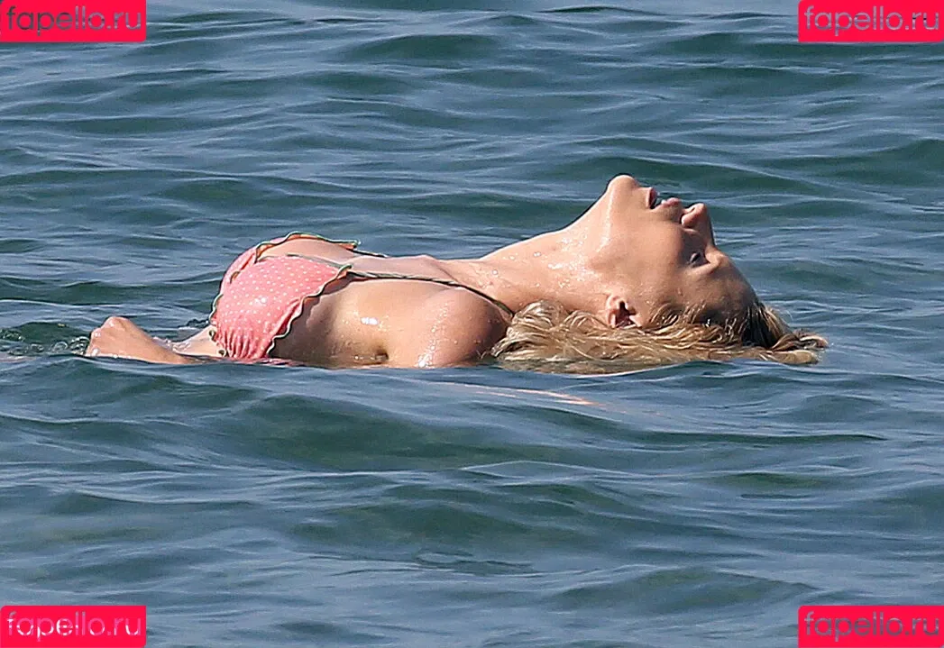 Michelle Hunziker / m_hunziker / therealhunzigram Onlyfans Photo Gallery 
