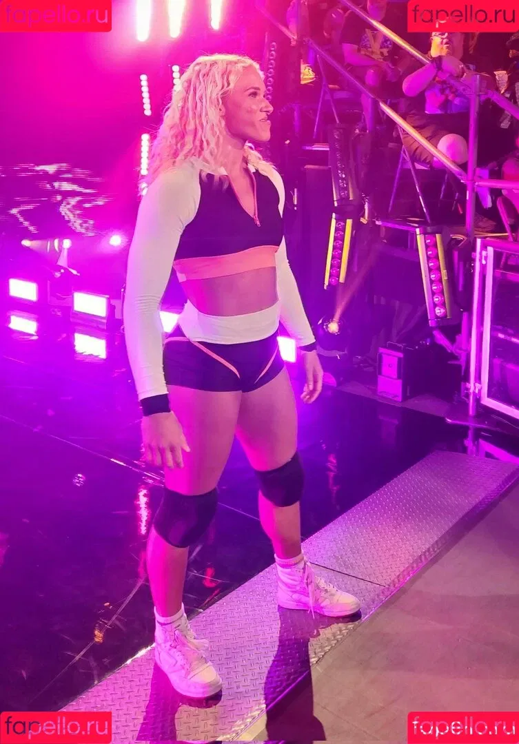 Sol Ruca / solrucawwe / solrvca Onlyfans Photo Gallery 
