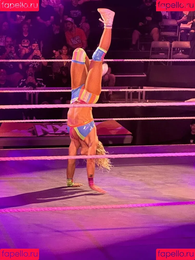 Sol Ruca / solrucawwe / solrvca Onlyfans Photo Gallery 