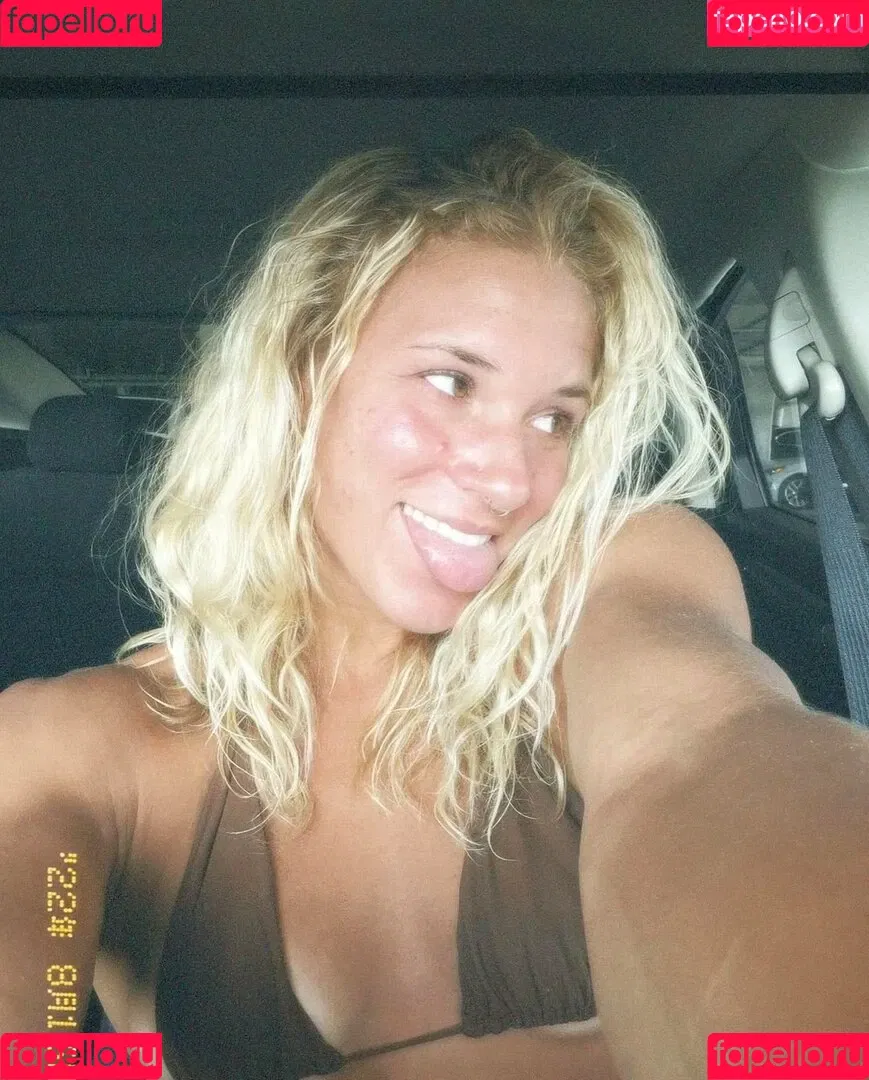 Sol Ruca / solrucawwe / solrvca Onlyfans Photo Gallery 