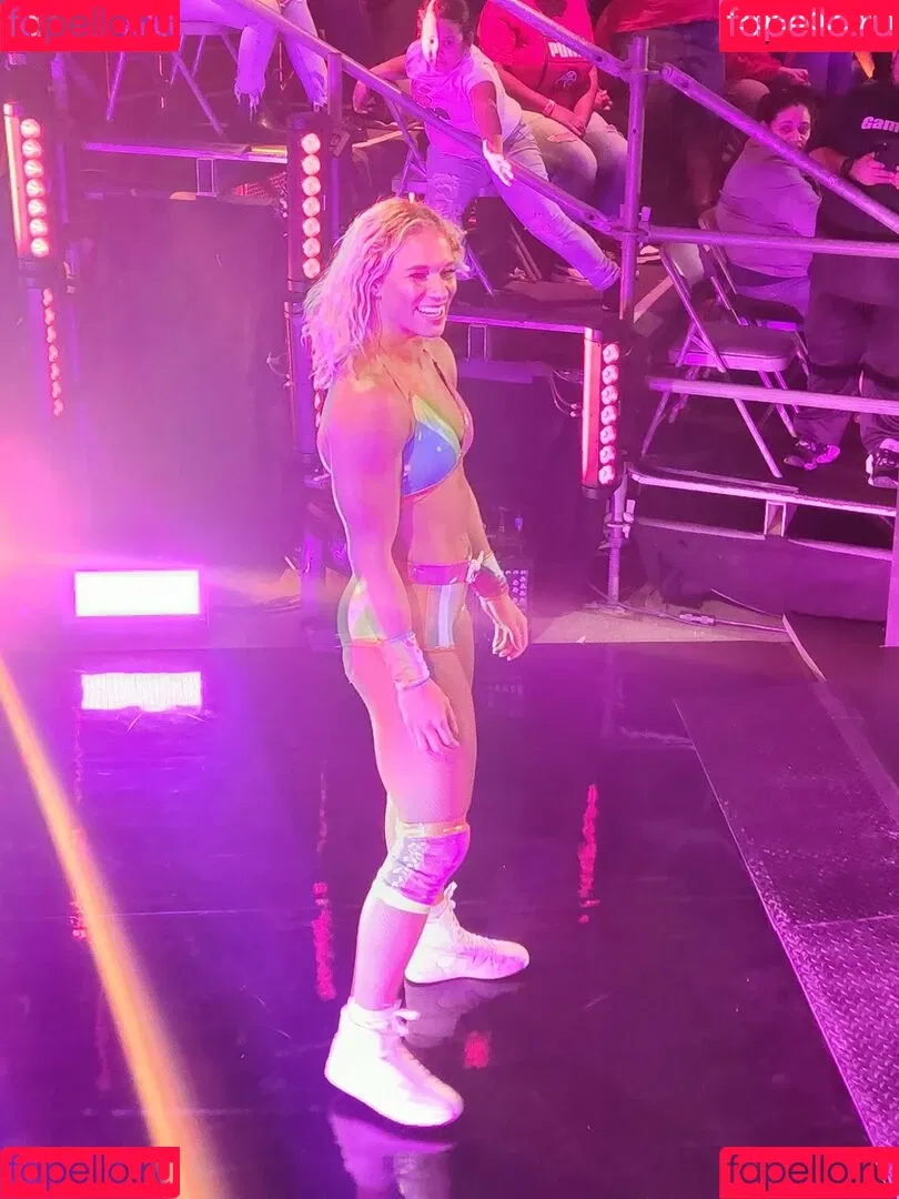 Sol Ruca / solrucawwe / solrvca Onlyfans Photo Gallery 