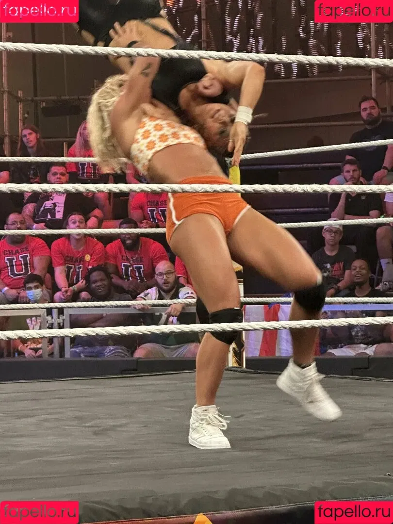 Sol Ruca / solrucawwe / solrvca Onlyfans Photo Gallery 
