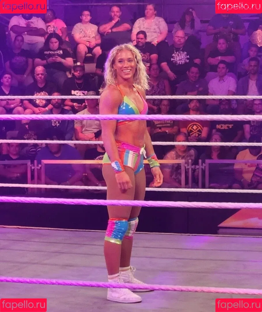 Sol Ruca / solrucawwe / solrvca Onlyfans Photo Gallery 