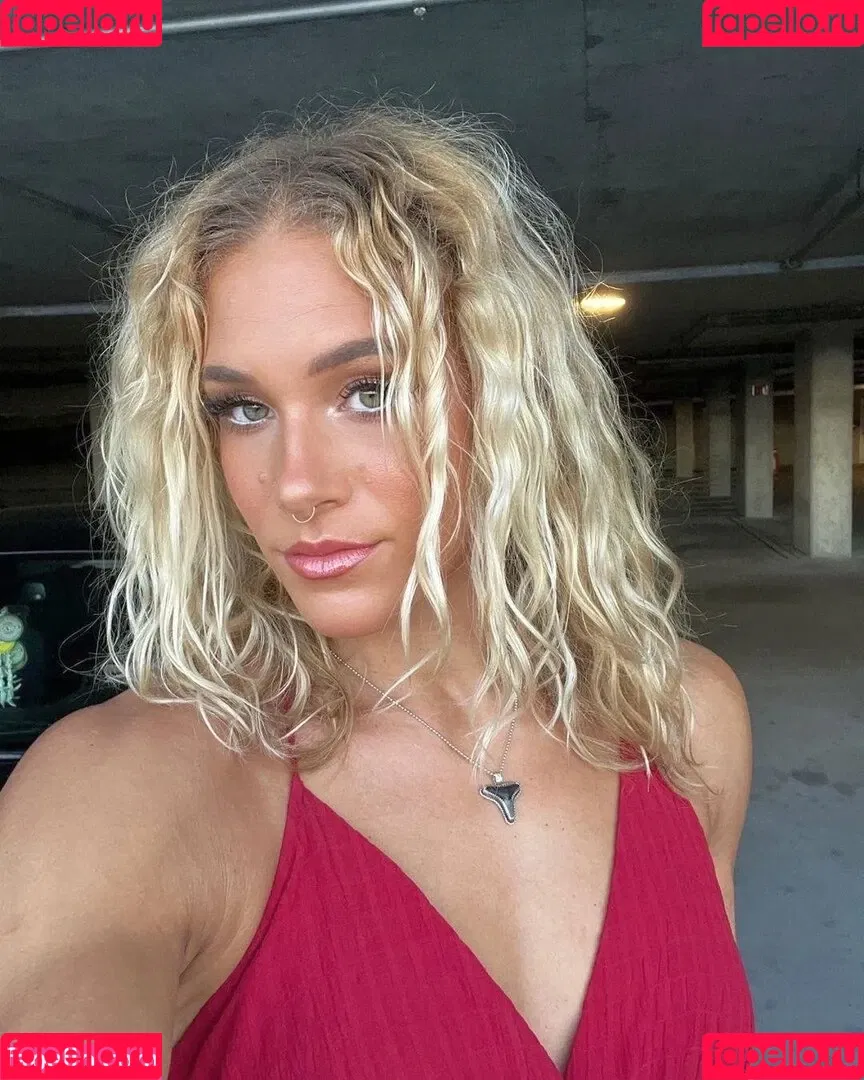 Sol Ruca / solrucawwe / solrvca Onlyfans Photo Gallery 
