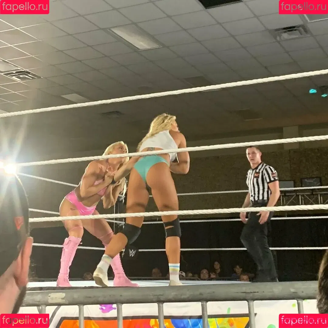 Sol Ruca / solrucawwe / solrvca Onlyfans Photo Gallery 