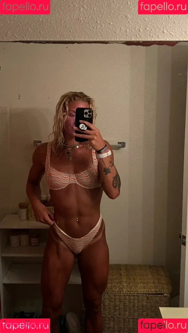 Sol Ruca / solrucawwe / solrvca Onlyfans Photo Gallery 