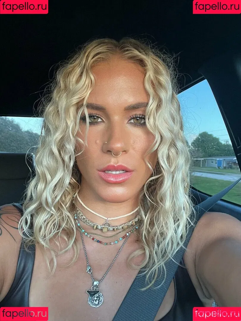 Sol Ruca / solrucawwe / solrvca Onlyfans Photo Gallery 