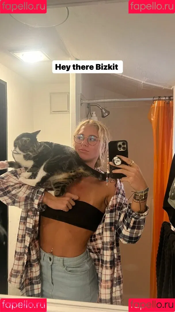 Sol Ruca / solrucawwe / solrvca Onlyfans Photo Gallery 