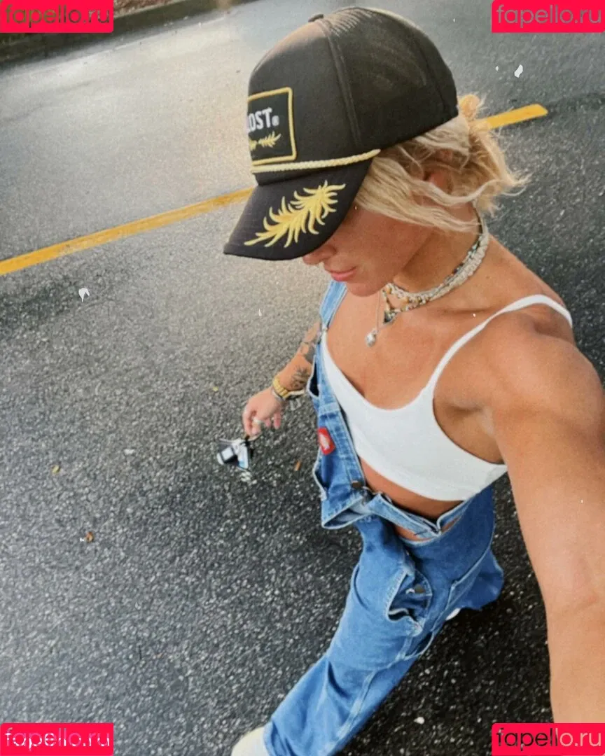 Sol Ruca / solrucawwe / solrvca Onlyfans Photo Gallery 