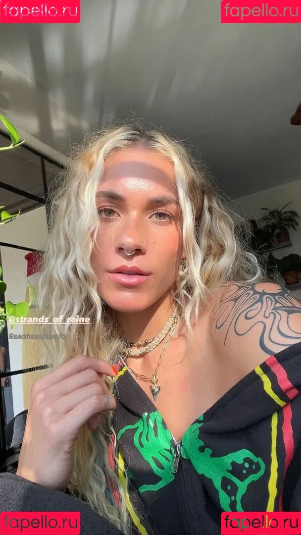 Sol Ruca / solrucawwe / solrvca Onlyfans Photo Gallery 
