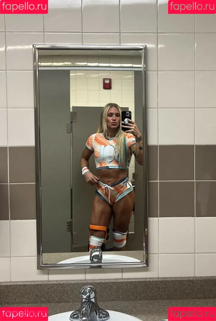 Sol Ruca / solrucawwe / solrvca Onlyfans Photo Gallery 