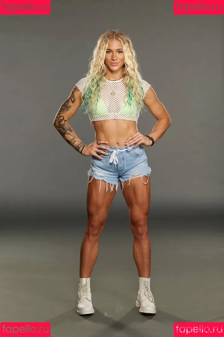 Sol Ruca / solrucawwe / solrvca Onlyfans Photo Gallery 