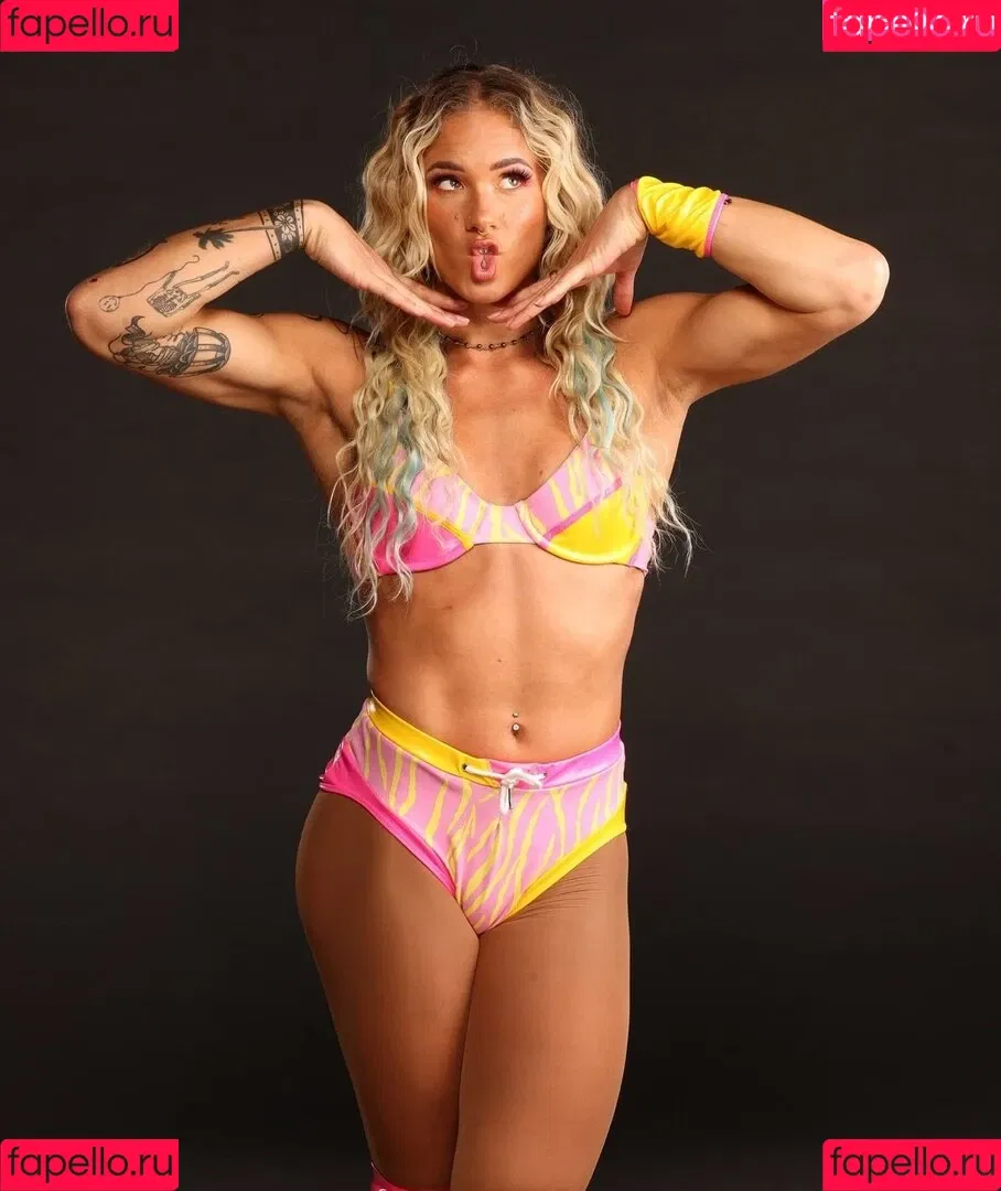 Sol Ruca / solrucawwe / solrvca Onlyfans Photo Gallery 