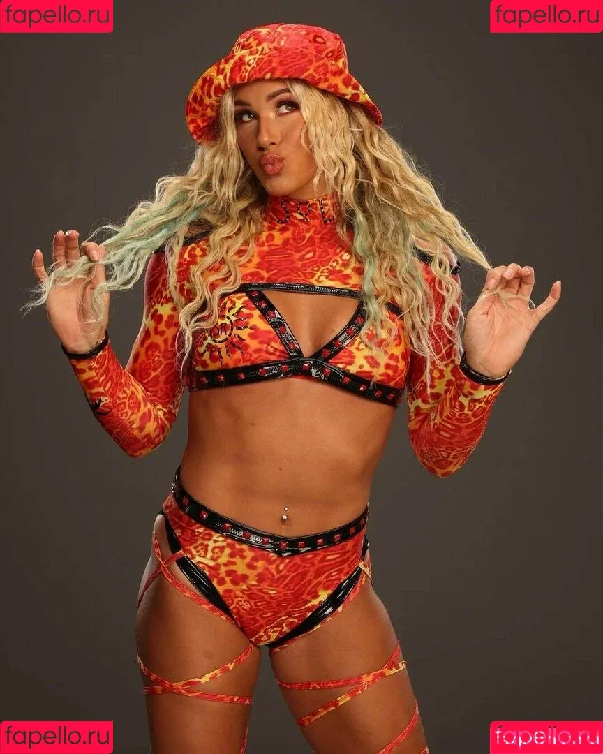 Sol Ruca / solrucawwe / solrvca Onlyfans Photo Gallery 