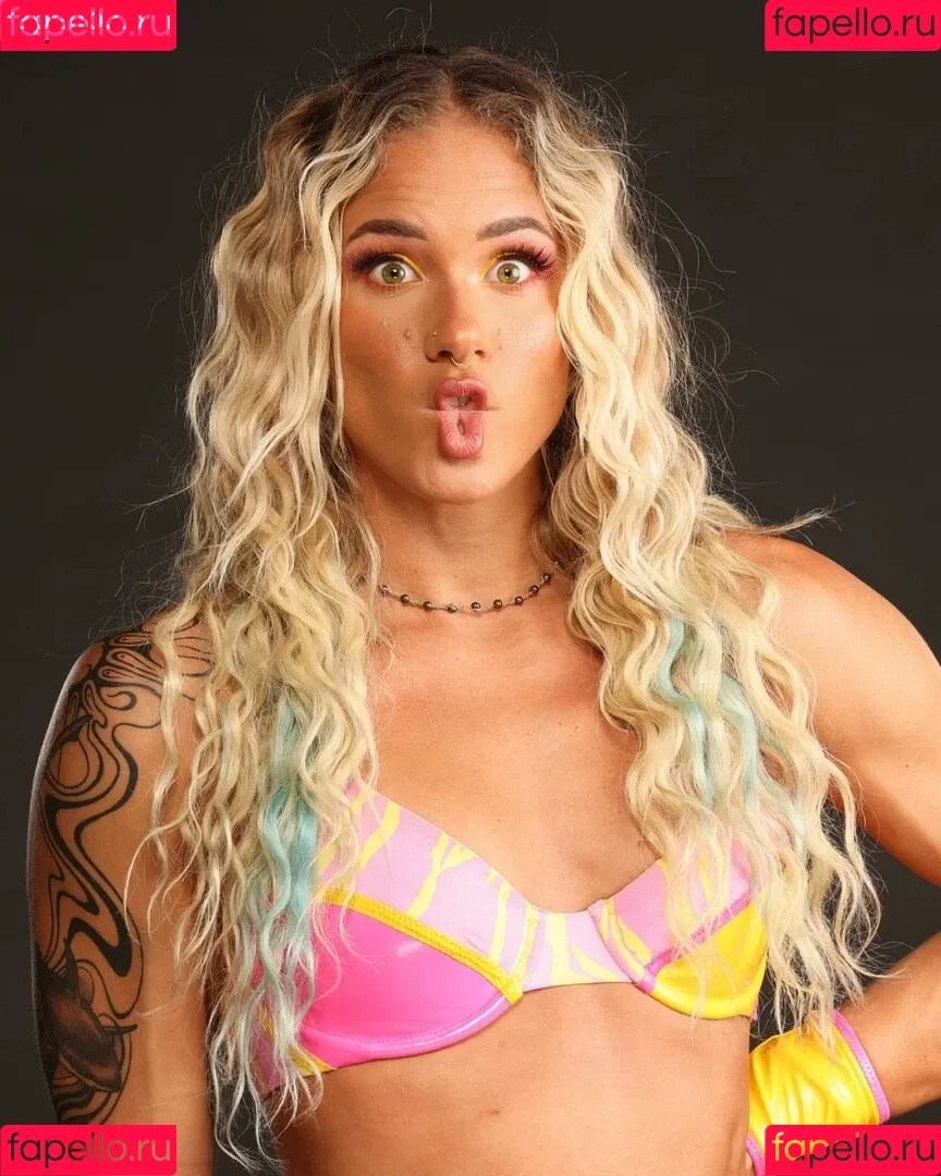 Sol Ruca / solrucawwe / solrvca Onlyfans Photo Gallery 