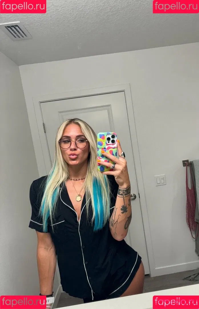 Sol Ruca / solrucawwe / solrvca Onlyfans Photo Gallery 