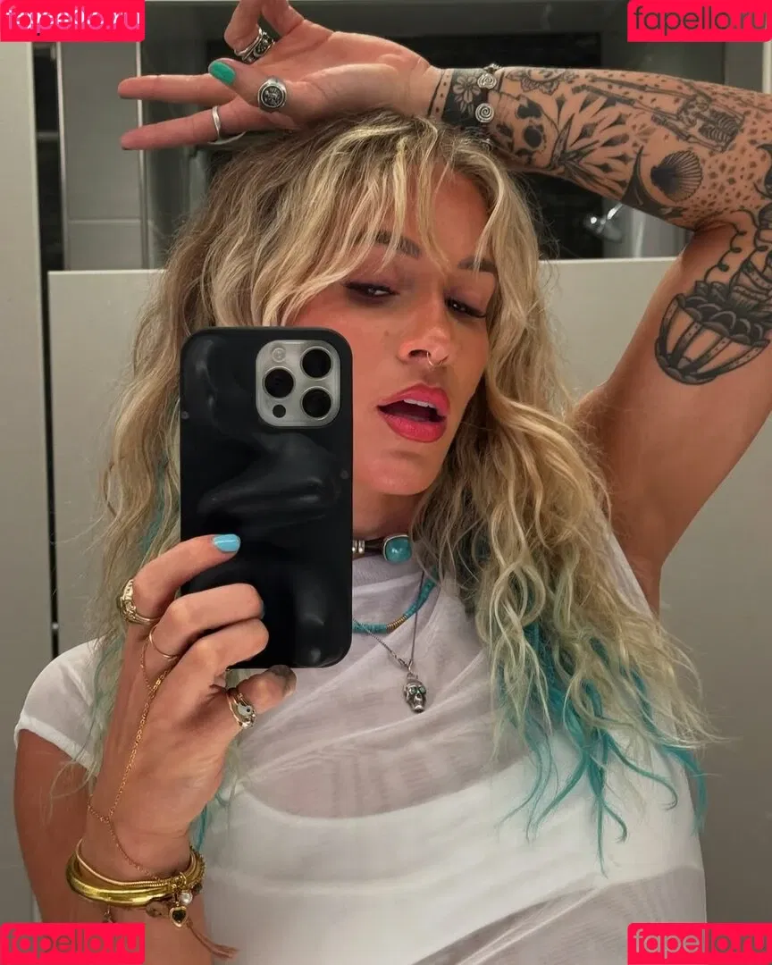 Sol Ruca / solrucawwe / solrvca Onlyfans Photo Gallery 