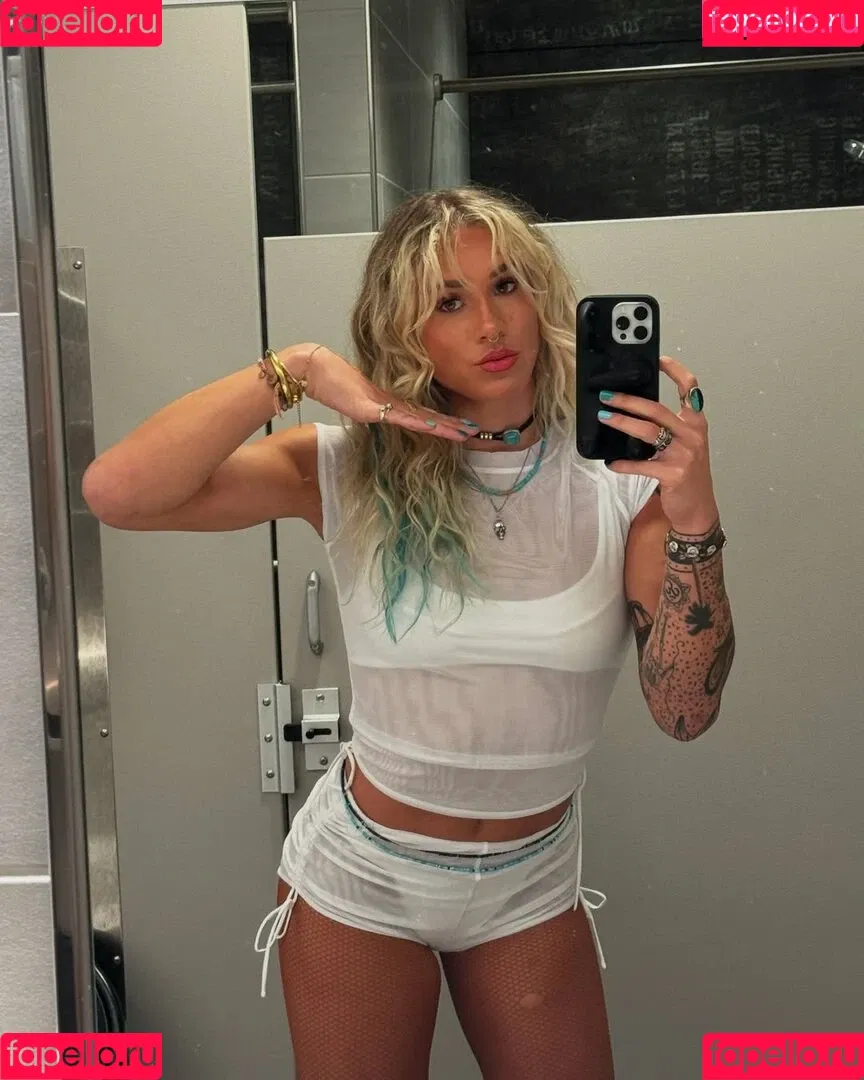 Sol Ruca / solrucawwe / solrvca Onlyfans Photo Gallery 