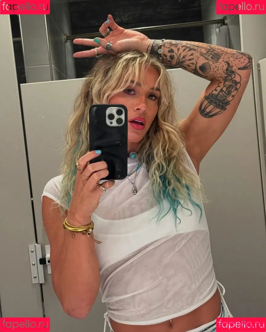 Sol Ruca / solrucawwe / solrvca Onlyfans Photo Gallery 