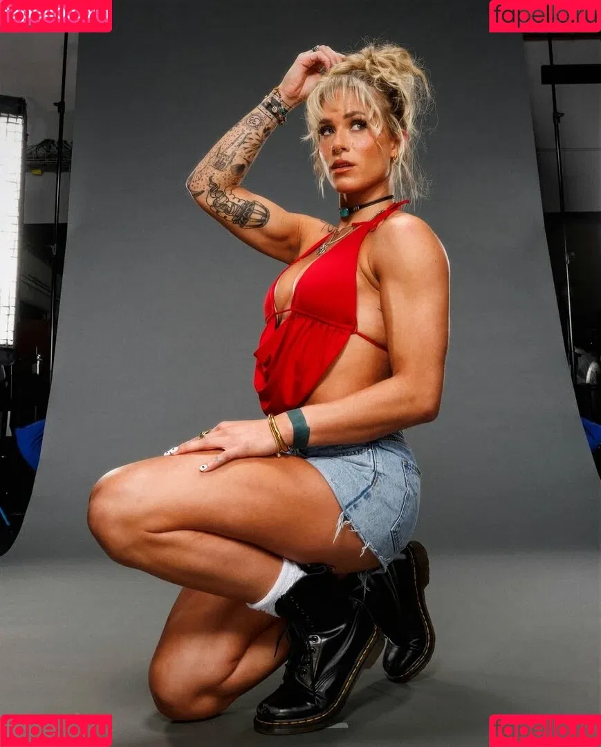 Sol Ruca / solrucawwe / solrvca Onlyfans Photo Gallery 