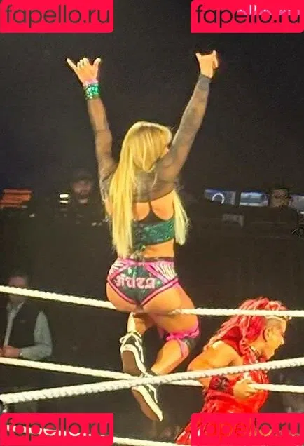 Sol Ruca / solrucawwe / solrvca Onlyfans Photo Gallery 