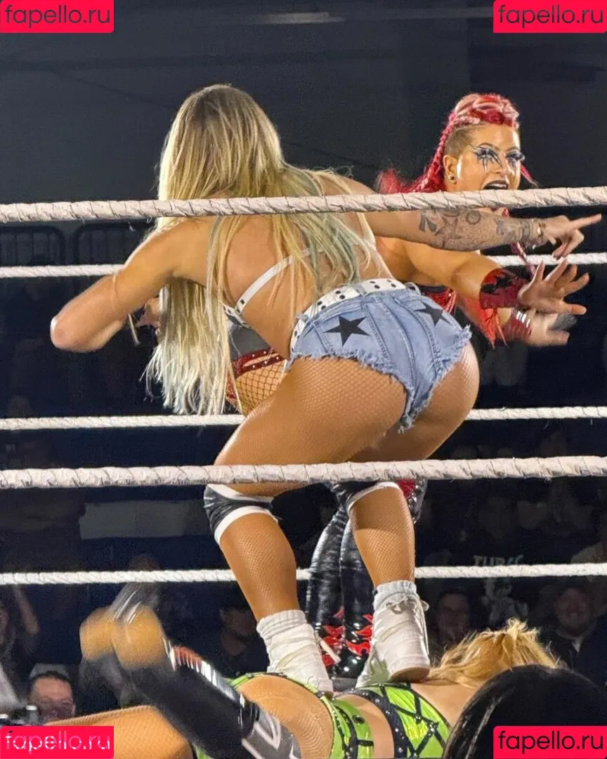 Sol Ruca / solrucawwe / solrvca Onlyfans Photo Gallery 
